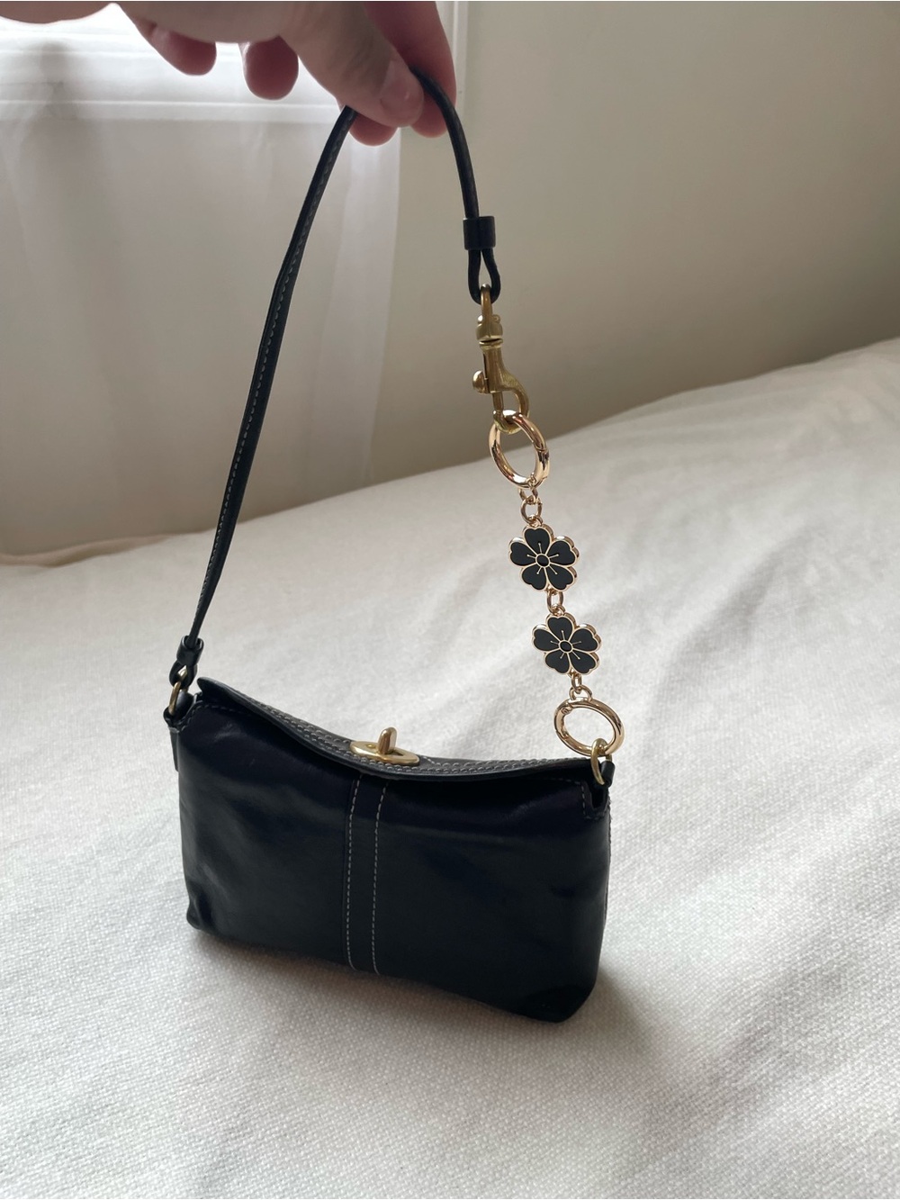 SOLD🖤 - Picture 4 of 4